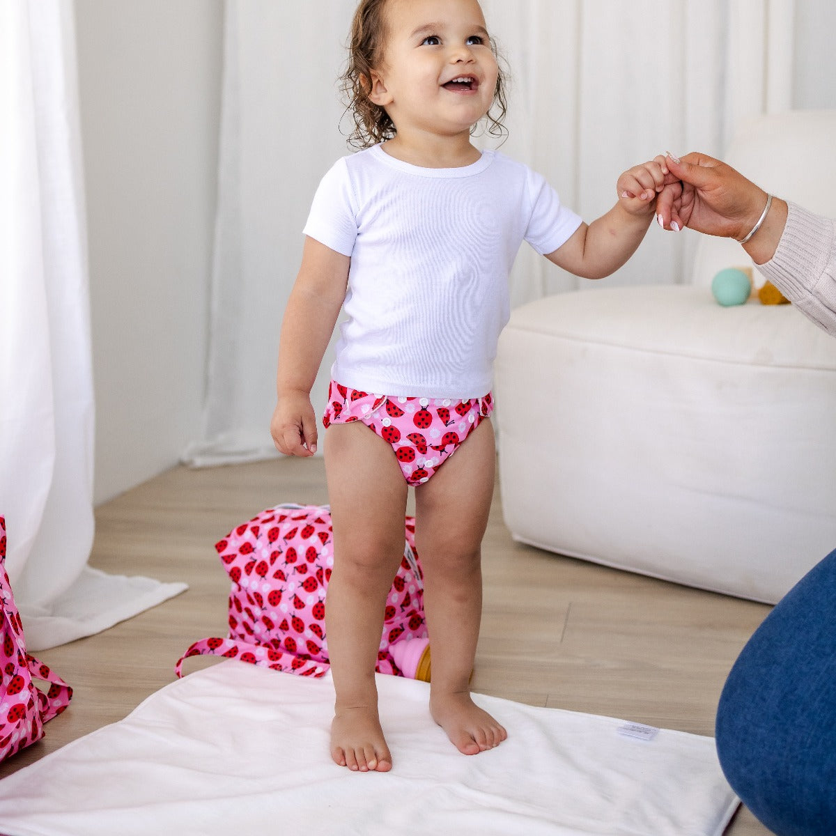 Bear & Moo Reusable Nappy Pod in Love Bugs