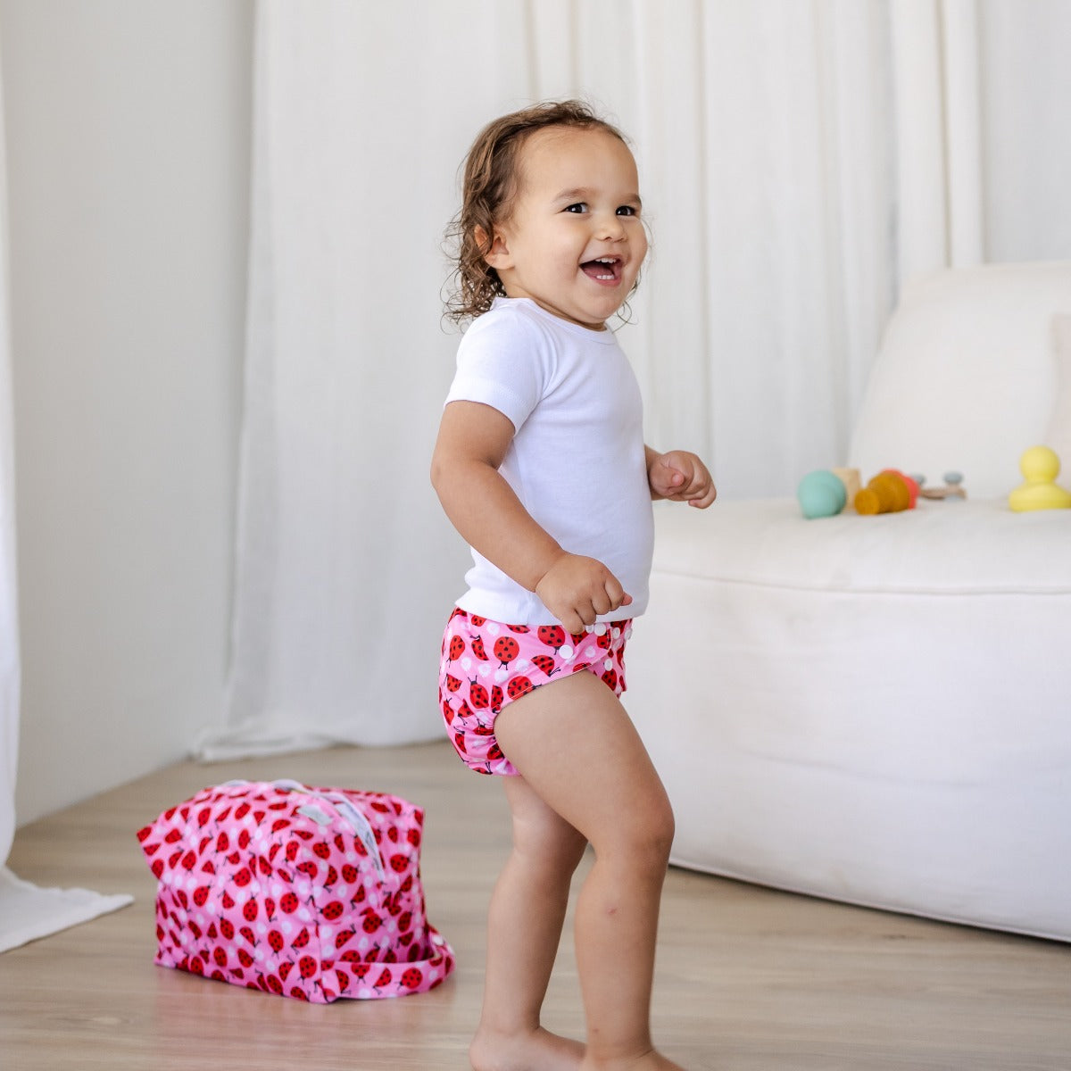 Bear & Moo Reusable Nappy Pod in Love Bugs