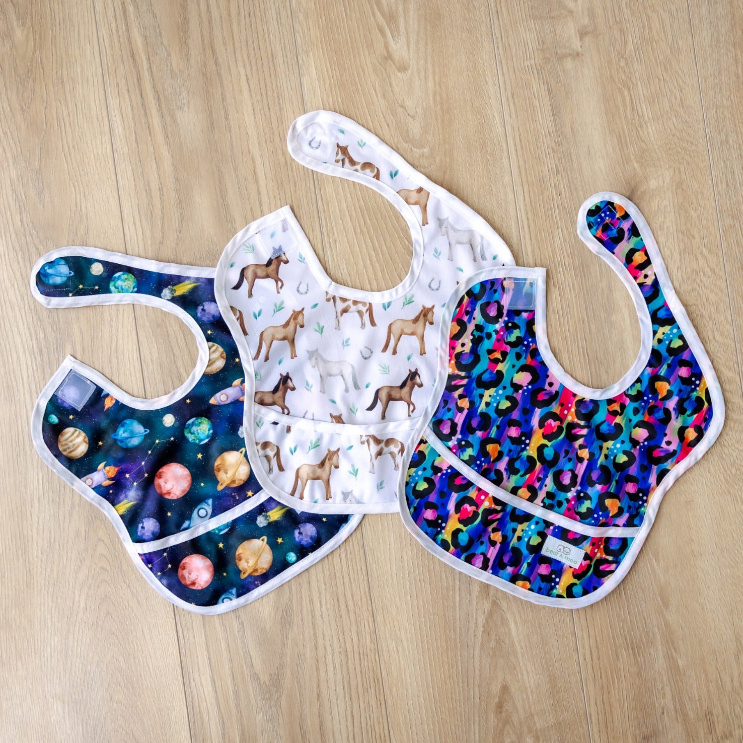 Bear & Moo Classic Bib | Horses