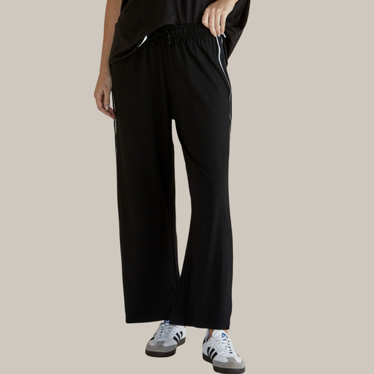 Betty Basics Evelyn Wide Leg Jogger | Black available at Bear & Moo